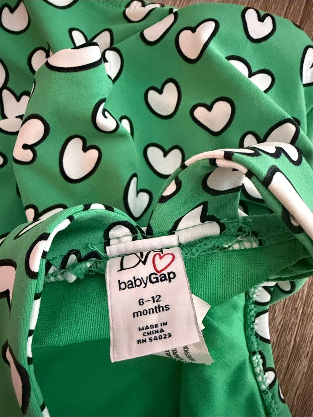 GAP bright green
